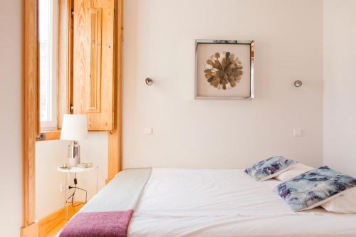 Charming Flat with Balconies Central Chiado District 2 Bedrooms & AC 19th Century Building