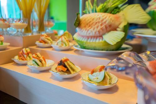 Eten bij of ergens in de buurt van het hotel

