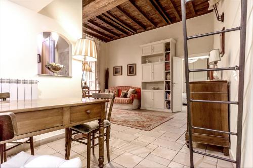 GuestHost - Palazzo Farnese Historical Home