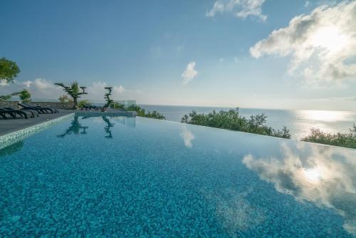 Kymothoe Elite Suites