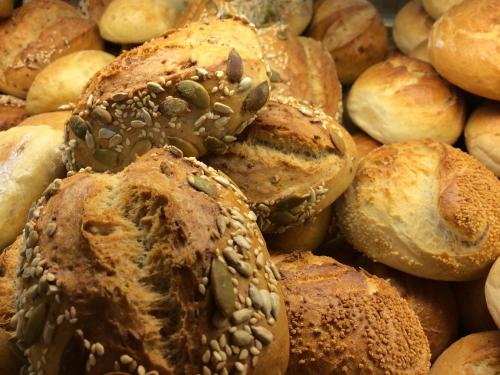 a pile of bagels with seeds and nuts on them at Gasthaus Eickholt GmbH in Ascheberg