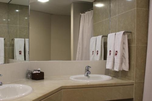 Ванная комната в BejaParque Hotel