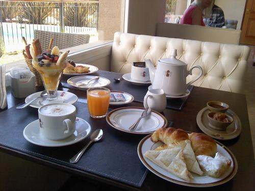 Mad på hotellet eller i nærheden