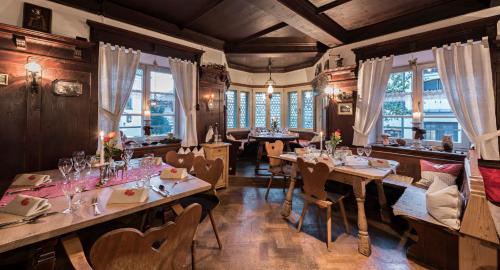 A restaurant or other place to eat at Landhaus Lenzenhof