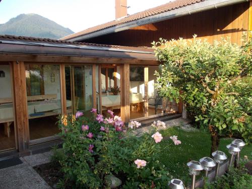 Gästehaus Peter Wiedemannにある庭