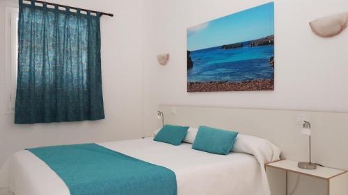 Gallery image of Apartaments California in Cala en Blanes