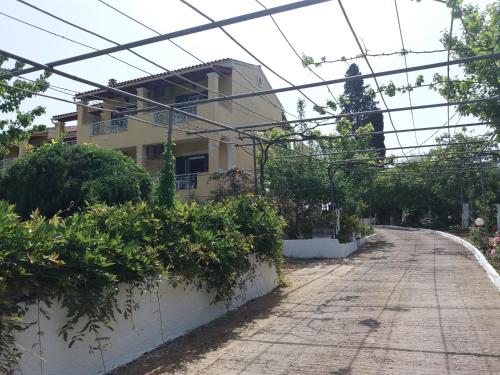 Fotografie z fotogalerie ubytování Athineos Apartments v destinaci Kommeno