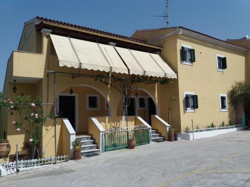 Fotografie z fotogalerie ubytování Athineos Apartments v destinaci Kommeno