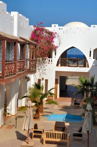La alberca dentro o cerca de Deep Ashri Apartment & Dive Club