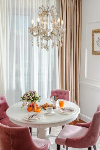 Ann Luxury Rooms