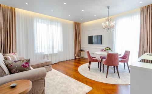 Ann Luxury Rooms