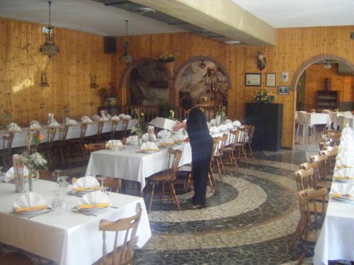 En restaurang eller annat matställe på Hotel Fior di Roccia