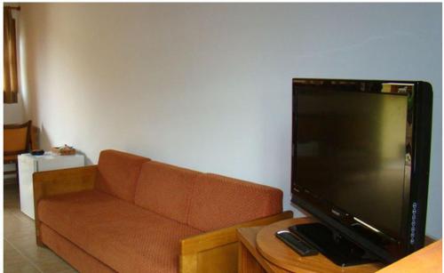 Televisyen dan/atau pusat hiburan di Hotel Baguassu