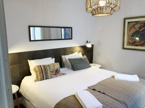 Remodeled Historic Apartment in Bairro Alto