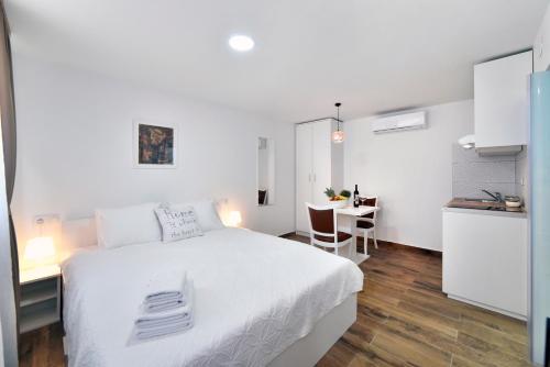 Piccolo Apartments