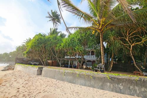 Gallery image of Haus am Meer "Wilde Ananas" in Koggala