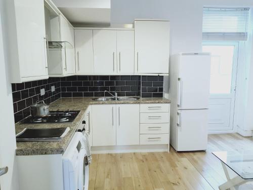 Η κουζίνα ή μικρή κουζίνα στο Highbury & Islington Hub