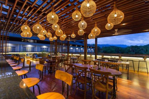 Plataran Heritage Borobudur Hotel 레스토랑 또는 맛집