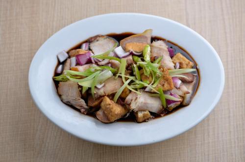 ホテルの敷地内または近くでの食事または食べ物