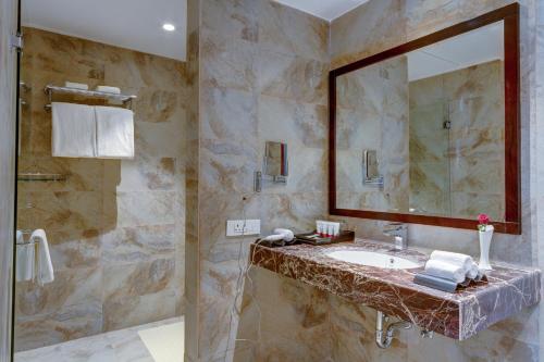 Kupaonica u objektu Raajsa Resort Kumbhalgarh