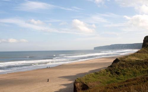 A beach at or near the bed & breakfast 