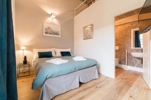 Santa Croce apartment