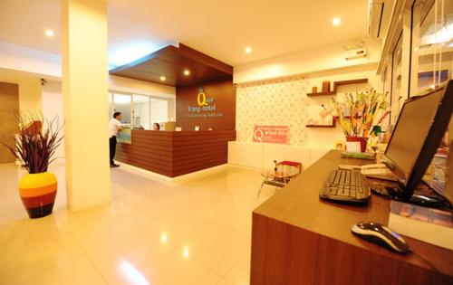 S2S Queen Trang Hotel tesisinde lobi veya resepsiyon alanı