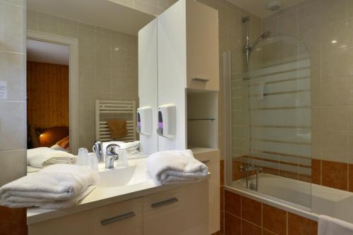 Kylpyhuone majoituspaikassa Auberge de la Dranse