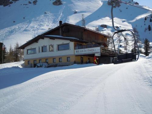 Rifugio Col de Varda kapag winter