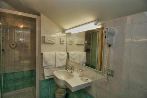 Phòng tắm tại Hotel Caracas