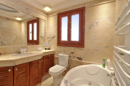 Ванная комната в Villa Figareto