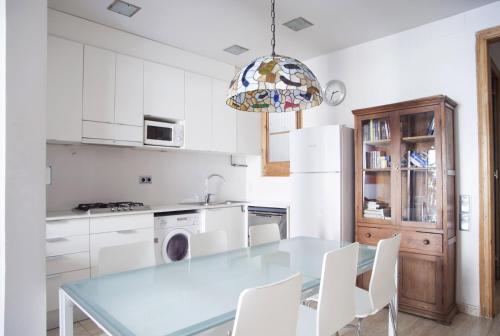 ApartEasy - Authentic Family Apartment