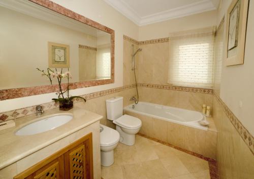 Luxury One Bedroom Palheiro Village by Holiday Rental Madeira photo 3