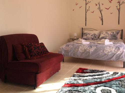 Ένα ή περισσότερα κρεβάτια σε δωμάτιο στο Sunny apartment