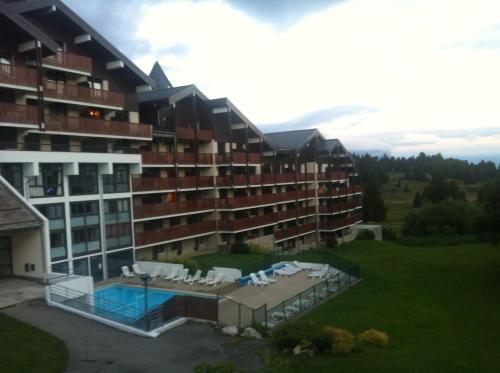 Hébergement avec Piscine - Vue sur Jardin dans l'établissement Terrasses Du Mont Blanc, à Praz de Lys - Sommand