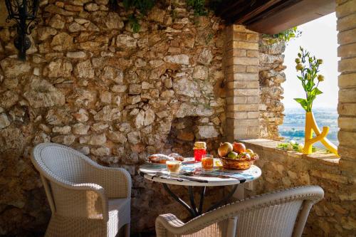 En restaurant eller et andet spisested på Borgo Lizori Country House