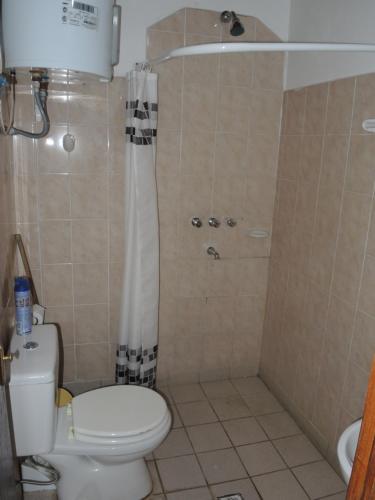 Hostal Milmahuasi Iruya tesisinde bir banyo