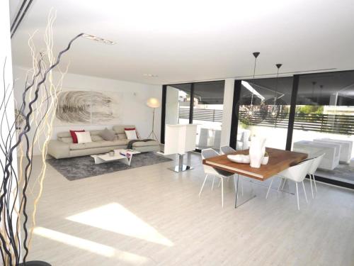Luxurious Holiday Home with Pool in Balearic islands