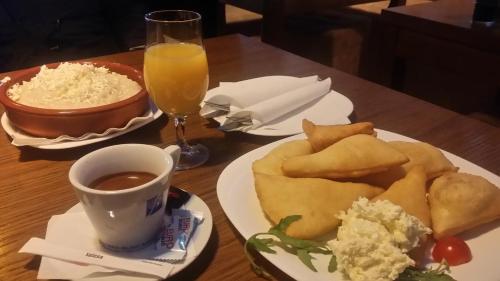 Φαγητό σε αυτό το διαμέρισμα ή κάπου εκεί κοντά