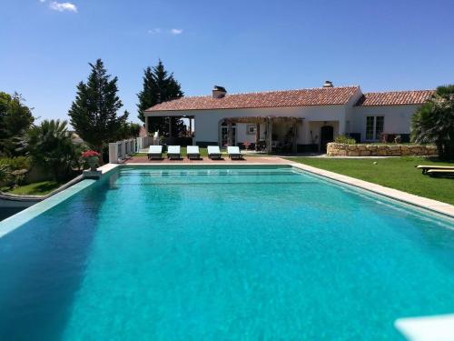Bazén v ubytování Arrábida Heritage @Portugal Luxury Retreat nebo v jeho okolí