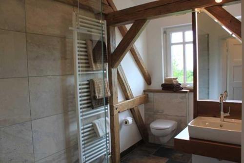 ห้องน้ำของ Ferienwohnung im Brennhaus