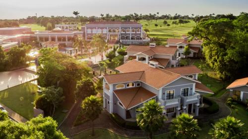 an aerial view of a campus with a building at Wish Foz do Iguaçu in Foz do Iguaçu