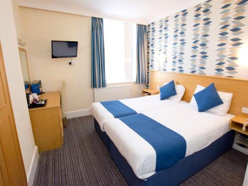 TLH Derwent Hotel - TLH Leisure, Entertainment and Spa Resortにあるベッド