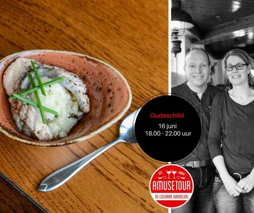 a black and white photo of a bowl of food at Hotel Havenzicht Texel in Oudeschild