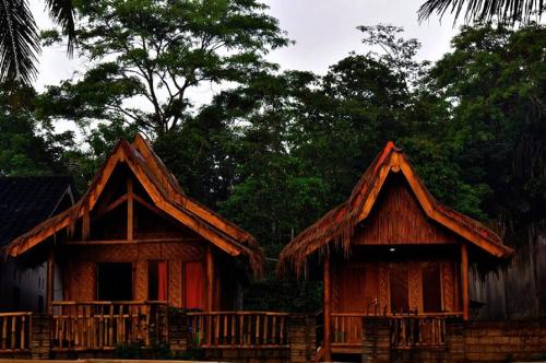 Foto da galeria de Tereng Wilis bungalows em Tetebatu