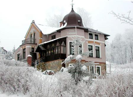 Villa Ludmila durante el invierno