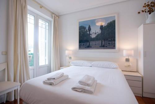 BREATHTAKING TERRACE VIEWS in luxury apartment - by www,SanSebastianApartments,es