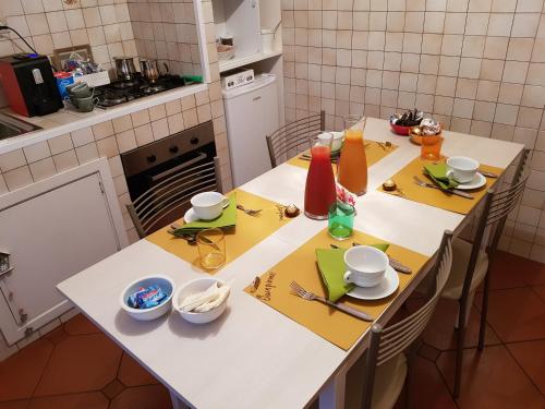 Kuchyň nebo kuchyňský kout v ubytování B&B Via della Grotta