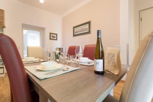 Minuman di Spacious Vienna Central Station Residence