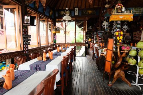 Foto de la galería de Kerti Beach Bungalow and Restaurant en Padangbai